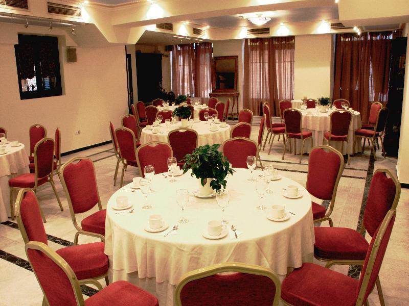 Byzantino Hotel Патра Экстерьер фото