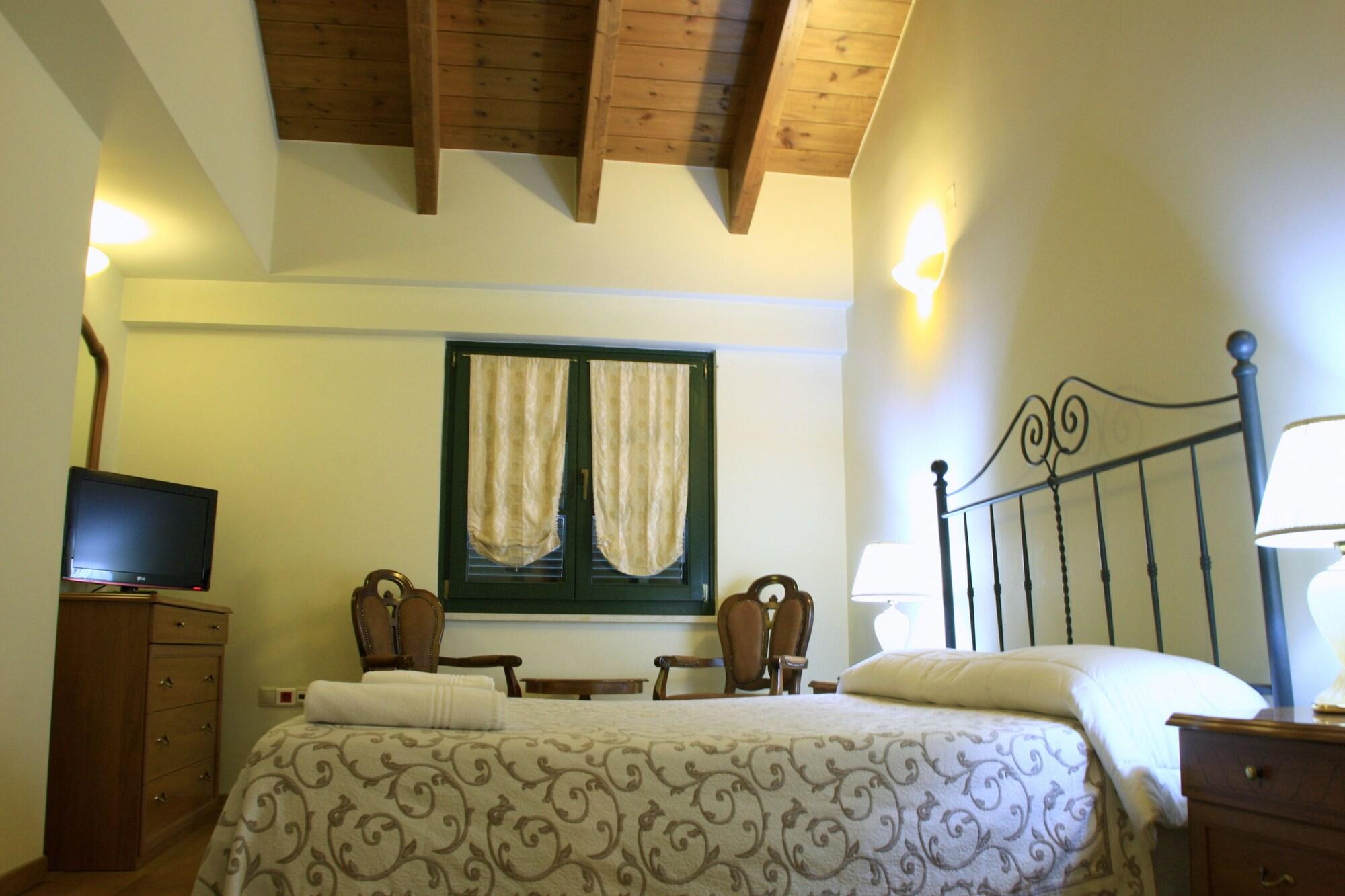 Byzantino Hotel Патра Экстерьер фото